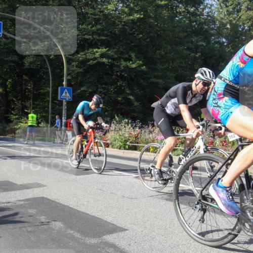 08.09.2024 - Stadtparktriathlon Zöllner http://msf.ph/oto/7043804 08.09.2024 10:54:52 Radfahren 43, 352, 385, 393, 406, 551 meine-sportfotos.de