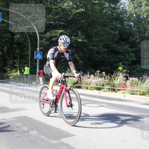 08.09.2024 - Stadtparktriathlon Zöllner http://msf.ph/oto/7043862 08.09.2024 10:56:04 Radfahren 411, 537, 821 meine-sportfotos.de