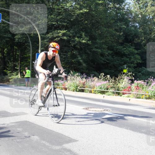 08.09.2024 - Stadtparktriathlon Zöllner http://msf.ph/oto/7043866 08.09.2024 10:56:06 Radfahren 411, 537, 821 meine-sportfotos.de