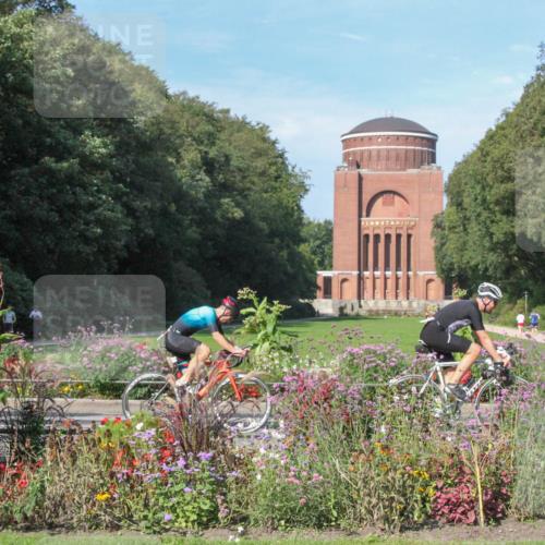 08.09.2024 - Stadtparktriathlon Zöllner http://msf.ph/oto/7043947 08.09.2024 10:54:52 Radfahren 43, 352, 385, 393, 406, 551 meine-sportfotos.de