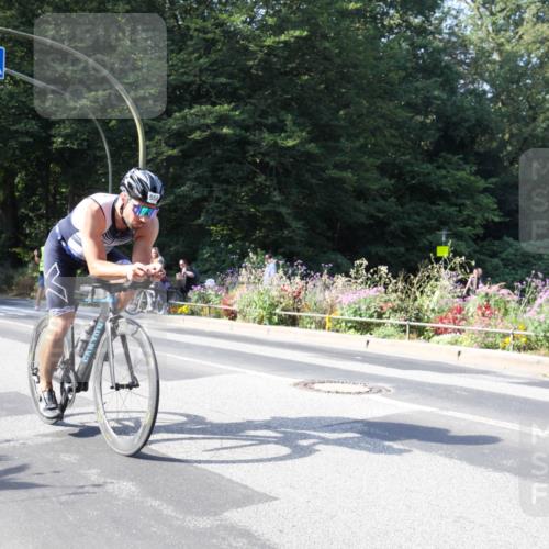 08.09.2024 - Stadtparktriathlon Zöllner http://msf.ph/oto/7044096 08.09.2024 11:00:37 Radfahren 384, 446, 525, 558 meine-sportfotos.de
