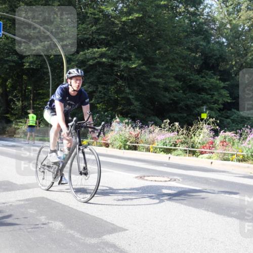08.09.2024 - Stadtparktriathlon Zöllner http://msf.ph/oto/7044166 08.09.2024 11:01:57 Radfahren 366, 372, 385, 386, 407, 562 meine-sportfotos.de