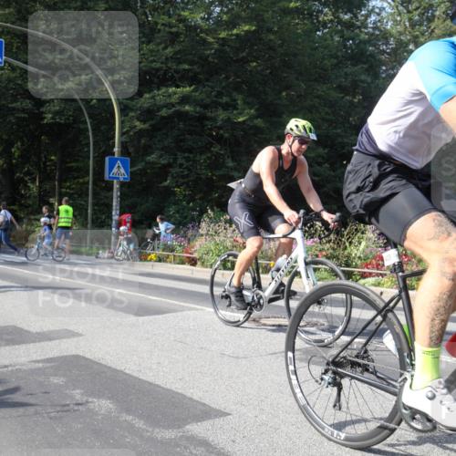 08.09.2024 - Stadtparktriathlon Zöllner http://msf.ph/oto/7044195 08.09.2024 11:02:32 Radfahren 406, 432, 821 meine-sportfotos.de