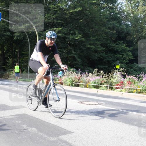 08.09.2024 - Stadtparktriathlon Zöllner http://msf.ph/oto/7044216 08.09.2024 11:03:03 Radfahren 368, 376, 416, 427, 472, 493, 535, 537 meine-sportfotos.de