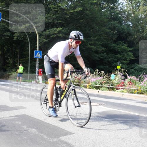 08.09.2024 - Stadtparktriathlon Zöllner http://msf.ph/oto/7044233 08.09.2024 11:03:23 Radfahren 557 meine-sportfotos.de