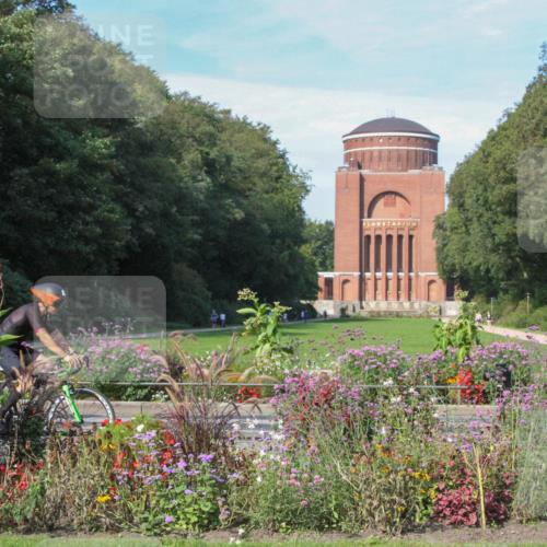 08.09.2024 - Stadtparktriathlon Zöllner http://msf.ph/oto/7044369 08.09.2024 11:02:32 Radfahren 406, 432, 821 meine-sportfotos.de