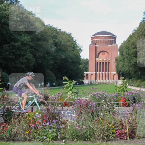 08.09.2024 - Stadtparktriathlon Zöllner http://msf.ph/oto/7044409 08.09.2024 11:03:35 Radfahren 410, 482 meine-sportfotos.de