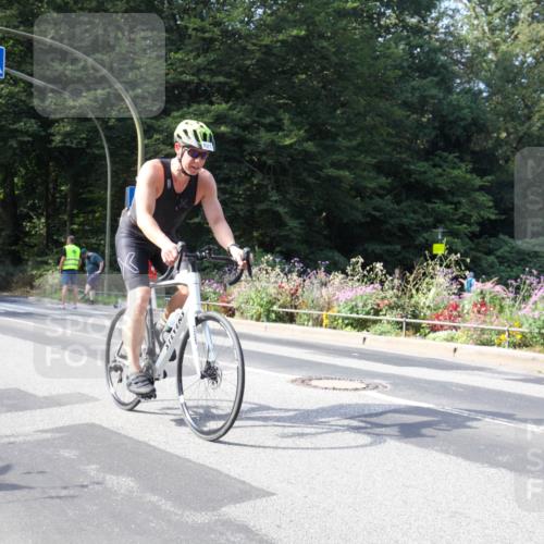 08.09.2024 - Stadtparktriathlon Zöllner http://msf.ph/oto/7044437 08.09.2024 11:09:02 Radfahren 385, 821 meine-sportfotos.de