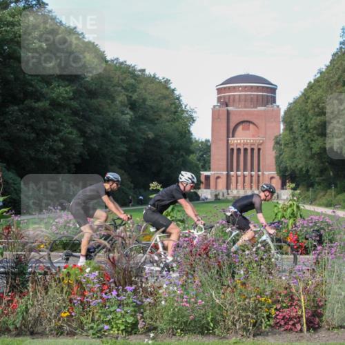 08.09.2024 - Stadtparktriathlon Zöllner http://msf.ph/oto/7044440 08.09.2024 11:04:30 Radfahren 375, 414, 454, 457, 480, 483 meine-sportfotos.de