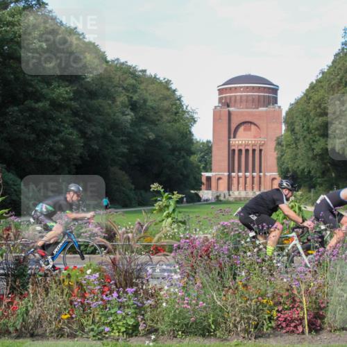 08.09.2024 - Stadtparktriathlon Zöllner http://msf.ph/oto/7044457 08.09.2024 11:04:47 Radfahren 421, 424, 453, 463, 473, 481, 485 meine-sportfotos.de