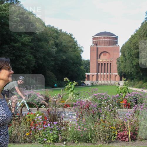 08.09.2024 - Stadtparktriathlon Zöllner http://msf.ph/oto/7044479 08.09.2024 11:05:24 Radfahren 383, 436 meine-sportfotos.de