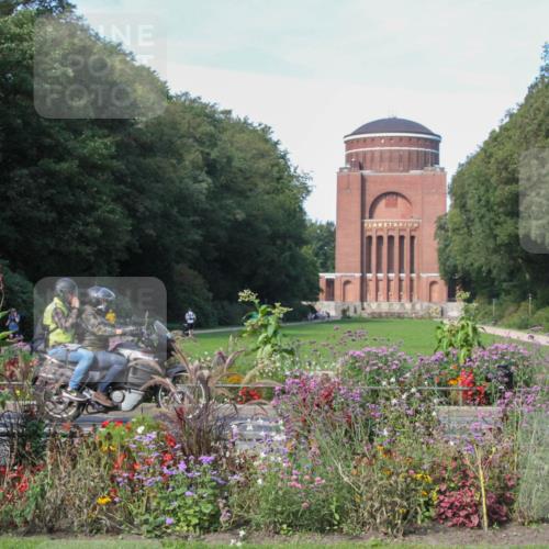 08.09.2024 - Stadtparktriathlon Zöllner http://msf.ph/oto/7044514 08.09.2024 11:06:13 Radfahren 430, 452 meine-sportfotos.de