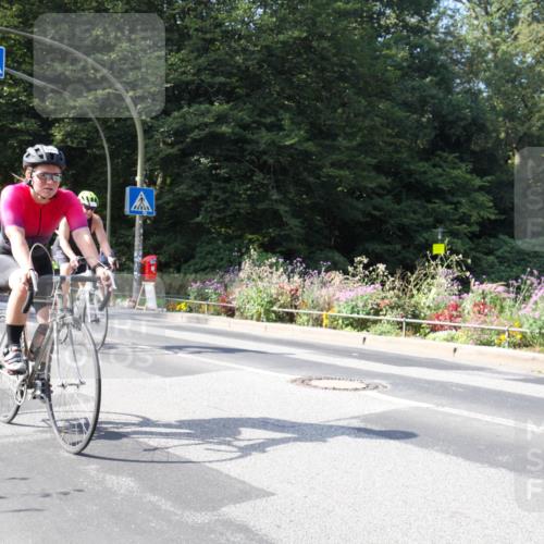 08.09.2024 - Stadtparktriathlon Zöllner http://msf.ph/oto/7044858 08.09.2024 11:21:51 Radfahren 472, 543, 626, 821 meine-sportfotos.de