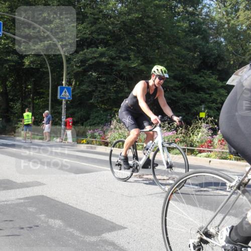 08.09.2024 - Stadtparktriathlon Zöllner http://msf.ph/oto/7044860 08.09.2024 11:21:52 Radfahren 543, 587, 626, 821 meine-sportfotos.de