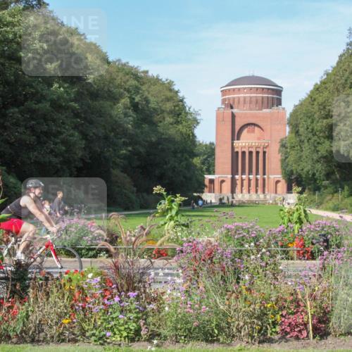 08.09.2024 - Stadtparktriathlon Zöllner http://msf.ph/oto/7045257 08.09.2024 11:25:46 Radfahren 597, 600 meine-sportfotos.de