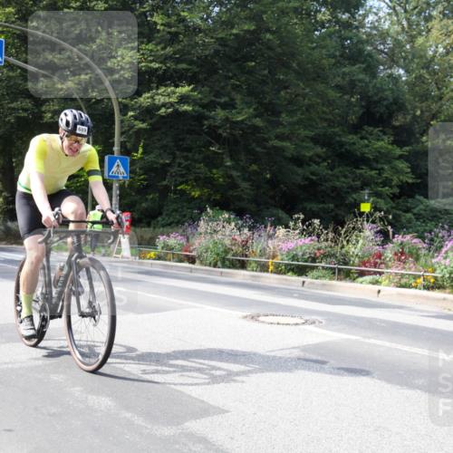08.09.2024 - Stadtparktriathlon Zöllner http://msf.ph/oto/7046319 08.09.2024 12:06:26 Radfahren 689, 753, 815 meine-sportfotos.de