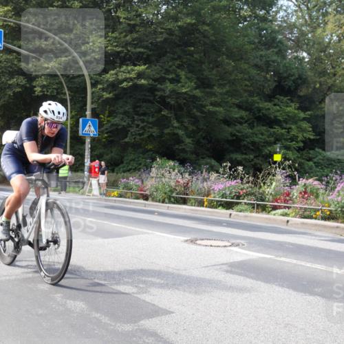 08.09.2024 - Stadtparktriathlon Zöllner http://msf.ph/oto/7046503 08.09.2024 12:17:03 Radfahren 826, 894 meine-sportfotos.de