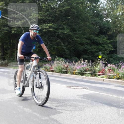 08.09.2024 - Stadtparktriathlon Zöllner http://msf.ph/oto/7046596 08.09.2024 12:20:50 Radfahren 782, 892, 924 meine-sportfotos.de