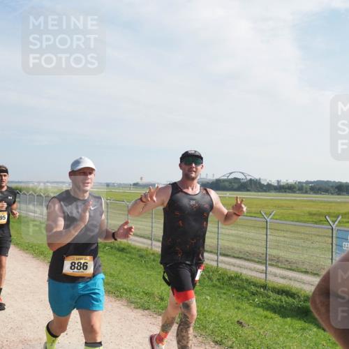 08.09.2024 - Airport Race Miley Keyser http://msf.ph/oto/7049512 08.09.2024 12:14:19 Laufen 12, 1195, 886 meine-sportfotos.de