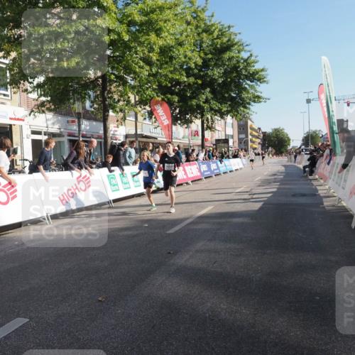 15.09.2024 - PSD Bank Halbmarathon Miley Keyser http://msf.ph/oto/7056690 15.09.2024 10:24:56 Ziel 61, 119, 131, 211 meine-sportfotos.de