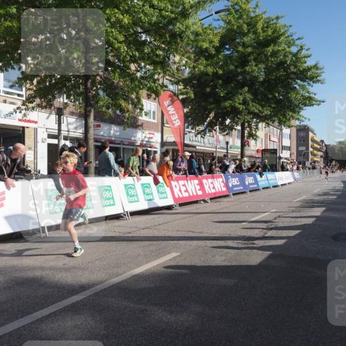 15.09.2024 - PSD Bank Halbmarathon Miley Keyser http://msf.ph/oto/7057312 15.09.2024 10:26:06 Ziel 20, 98, 144, 181, 240, 242, 295 meine-sportfotos.de
