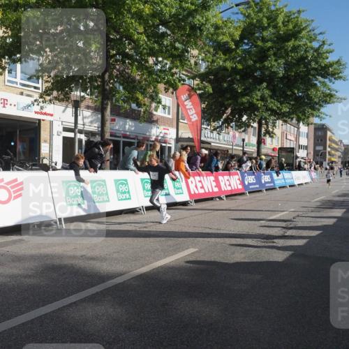 15.09.2024 - PSD Bank Halbmarathon Miley Keyser http://msf.ph/oto/7057720 15.09.2024 10:26:58 Ziel 18, 42, 69, 75, 82, 167, 215, 270, 284, 294 meine-sportfotos.de