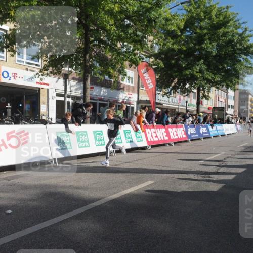 15.09.2024 - PSD Bank Halbmarathon Miley Keyser http://msf.ph/oto/7057724 15.09.2024 10:26:58 Ziel 18, 42, 69, 75, 82, 167, 215, 270, 284, 294 meine-sportfotos.de