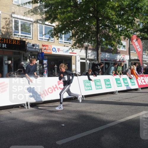 15.09.2024 - PSD Bank Halbmarathon Miley Keyser http://msf.ph/oto/7057740 15.09.2024 10:26:58 Ziel 18, 42, 69, 75, 82, 167, 215, 270, 284, 294 meine-sportfotos.de