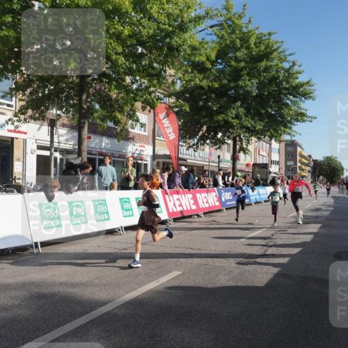 15.09.2024 - PSD Bank Halbmarathon Miley Keyser http://msf.ph/oto/7058184 15.09.2024 10:27:50 Ziel 27, 28, 37, 73, 77, 101, 103, 108, 125, 128, 138, 247, 249, 261, 296 meine-sportfotos.de
