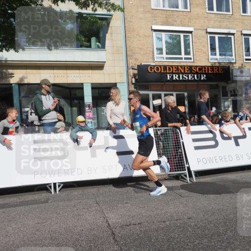 15.09.2024 - PSD Bank Halbmarathon Miley Keyser http://msf.ph/oto/7061432 15.09.2024 11:05:53 Ziel 450, 452 meine-sportfotos.de