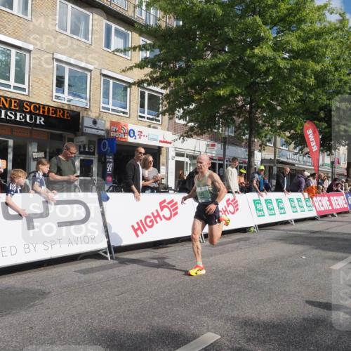 15.09.2024 - PSD Bank Halbmarathon Miley Keyser http://msf.ph/oto/7062783 15.09.2024 11:09:36 Ziel 402, 504, 505 meine-sportfotos.de