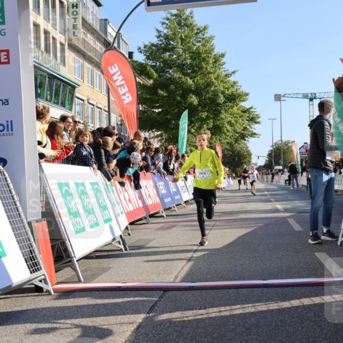 15.09.2024 - PSD Bank Halbmarathon Strokosch-Dieckow http://msf.ph/oto/7063373 15.09.2024 10:25:37 Ziel 7, 19, 66, 110, 257 meine-sportfotos.de