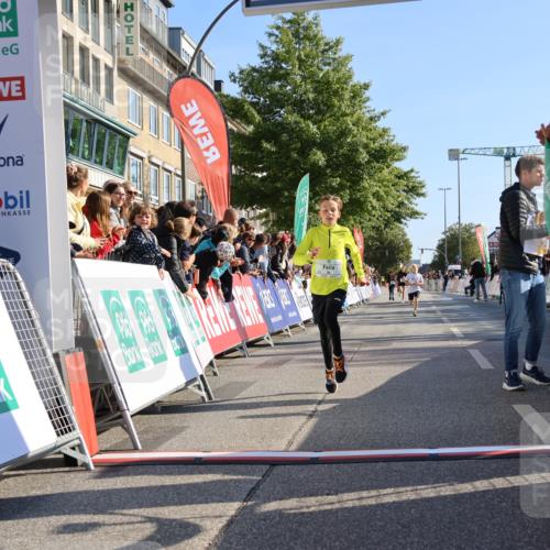 15.09.2024 - PSD Bank Halbmarathon Strokosch-Dieckow http://msf.ph/oto/7063402 15.09.2024 10:25:37 Ziel 7, 19, 66, 110, 257 meine-sportfotos.de