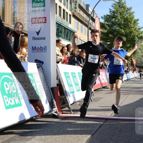 15.09.2024 - PSD Bank Halbmarathon Strokosch-Dieckow http://msf.ph/oto/7064090 15.09.2024 10:25:51 Ziel 36, 110, 221, 238, 248, 257, 298, 300 meine-sportfotos.de