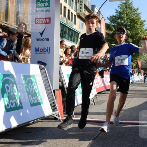 15.09.2024 - PSD Bank Halbmarathon Strokosch-Dieckow http://msf.ph/oto/7064139 15.09.2024 10:25:51 Ziel 36, 110, 221, 238, 248, 257, 298, 300 meine-sportfotos.de