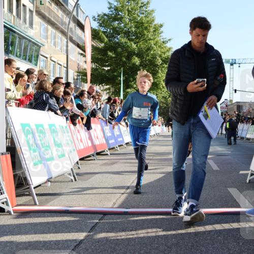 15.09.2024 - PSD Bank Halbmarathon Strokosch-Dieckow http://msf.ph/oto/7064237 15.09.2024 10:25:56 Ziel 36, 54, 221, 238, 248, 257, 298, 300 meine-sportfotos.de