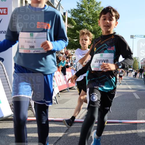 15.09.2024 - PSD Bank Halbmarathon Strokosch-Dieckow http://msf.ph/oto/7064375 15.09.2024 10:25:58 Ziel 36, 54, 221, 238, 248, 298, 300 meine-sportfotos.de