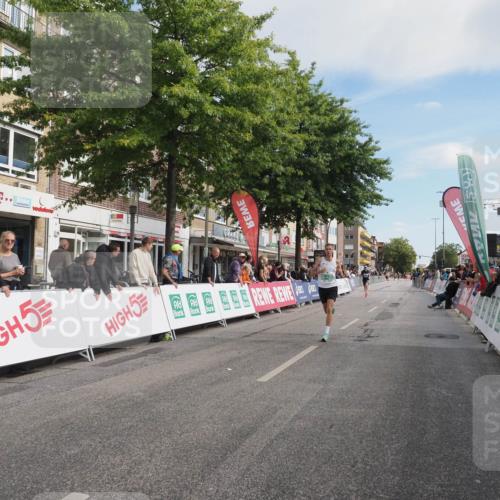 15.09.2024 - PSD Bank Halbmarathon Miley Keyser http://msf.ph/oto/7064950 15.09.2024 11:14:14 Ziel 406, 417, 421, 549, 568, 589 meine-sportfotos.de