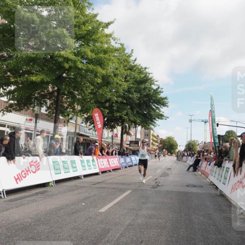 15.09.2024 - PSD Bank Halbmarathon Miley Keyser http://msf.ph/oto/7067260 15.09.2024 11:18:09 Ziel 418, 582, 583, 1006, 1073, 1077, 2614 meine-sportfotos.de