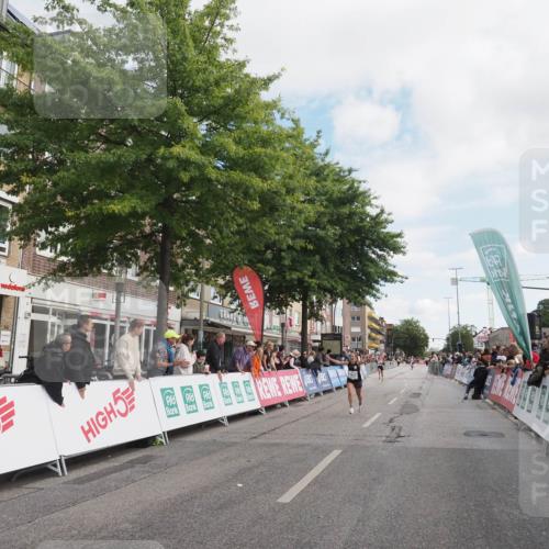 15.09.2024 - PSD Bank Halbmarathon Miley Keyser http://msf.ph/oto/7068439 15.09.2024 11:20:04 Ziel 611, 843, 1011, 2613 meine-sportfotos.de