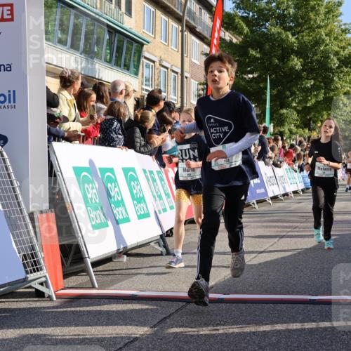 15.09.2024 - PSD Bank Halbmarathon Strokosch-Dieckow http://msf.ph/oto/7068644 15.09.2024 10:27:55 Ziel 8, 27, 28, 37, 73, 101, 103, 125, 159, 204, 249, 296 meine-sportfotos.de