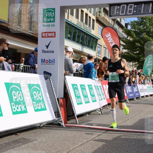 15.09.2024 - PSD Bank Halbmarathon Strokosch-Dieckow http://msf.ph/oto/7068935 15.09.2024 11:09:02 Ziel 496, 525, 807 meine-sportfotos.de