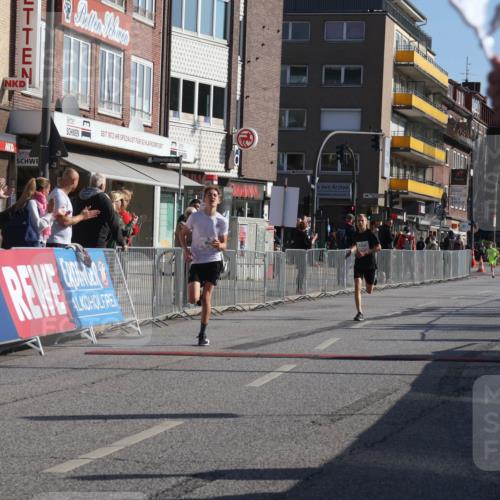 15.09.2024 - PSD Bank Halbmarathon Michael Strokosch http://msf.ph/oto/7069456 15.09.2024 10:24:54 Ziel 61, 119, 131, 211 meine-sportfotos.de
