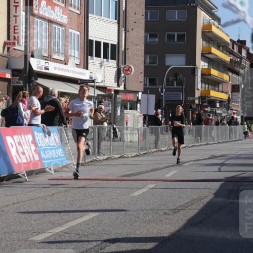 15.09.2024 - PSD Bank Halbmarathon Michael Strokosch http://msf.ph/oto/7069467 15.09.2024 10:24:54 Ziel 61, 119, 131, 211 meine-sportfotos.de