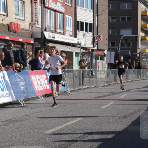 15.09.2024 - PSD Bank Halbmarathon Michael Strokosch http://msf.ph/oto/7069477 15.09.2024 10:24:55 Ziel 61, 119, 131, 211 meine-sportfotos.de