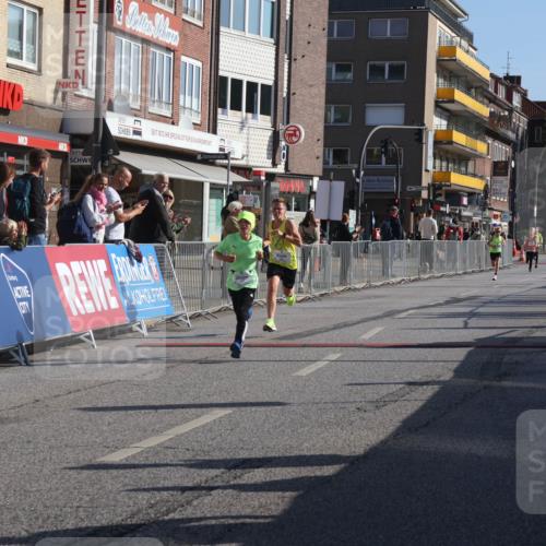15.09.2024 - PSD Bank Halbmarathon Michael Strokosch http://msf.ph/oto/7069585 15.09.2024 10:25:08 Ziel 102, 119, 131, 165, 177 meine-sportfotos.de