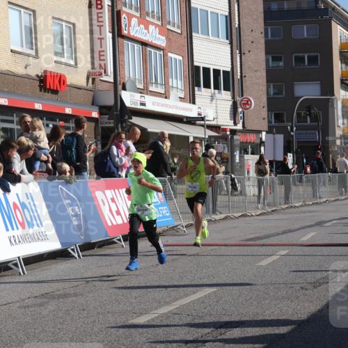 15.09.2024 - PSD Bank Halbmarathon Michael Strokosch http://msf.ph/oto/7069598 15.09.2024 10:25:09 Ziel 7, 102, 119, 165, 177 meine-sportfotos.de