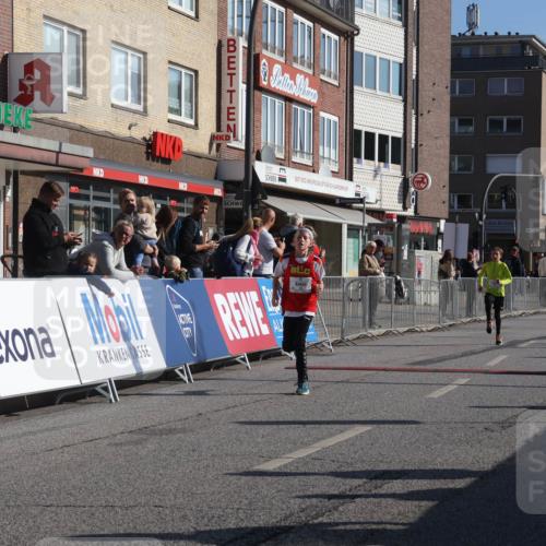 15.09.2024 - PSD Bank Halbmarathon Michael Strokosch http://msf.ph/oto/7069691 15.09.2024 10:25:19 Ziel 7, 19, 66, 102, 110, 165, 177 meine-sportfotos.de
