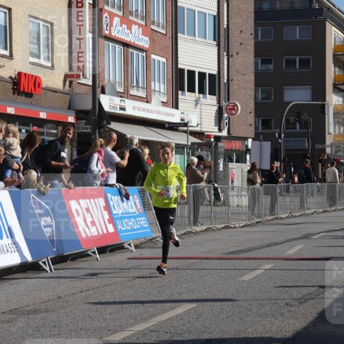 15.09.2024 - PSD Bank Halbmarathon Michael Strokosch http://msf.ph/oto/7069727 15.09.2024 10:25:21 Ziel 7, 19, 66, 102, 110, 177 meine-sportfotos.de