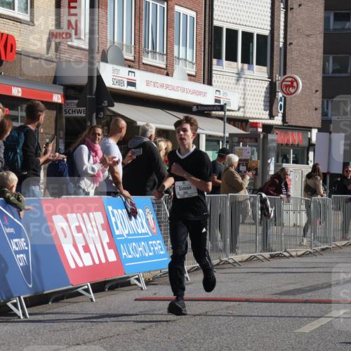 15.09.2024 - PSD Bank Halbmarathon Michael Strokosch http://msf.ph/oto/7069851 15.09.2024 10:25:35 Ziel 36, 110, 221, 238, 248, 257, 300 meine-sportfotos.de